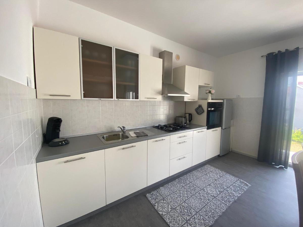 Apartment Milena Kastela Mit Whirlpool Exteriér fotografie